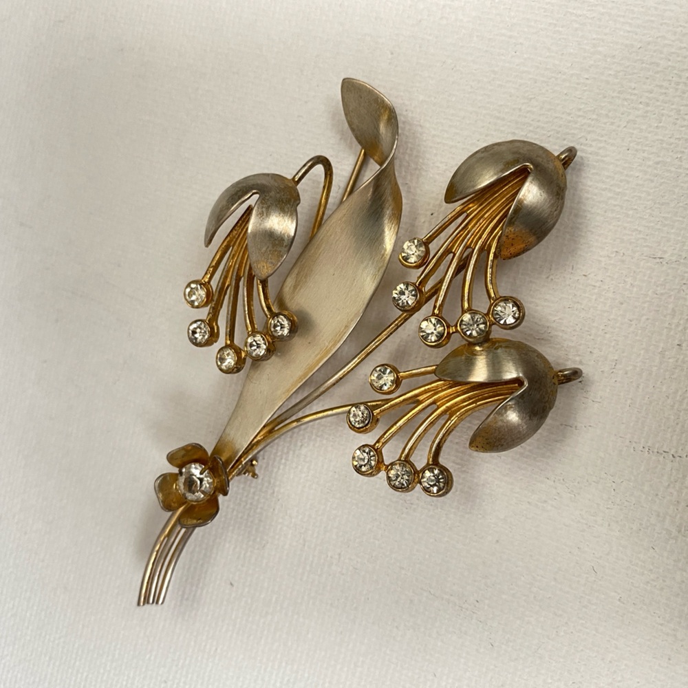 1940’s STERLING FLORAL BROOCH
